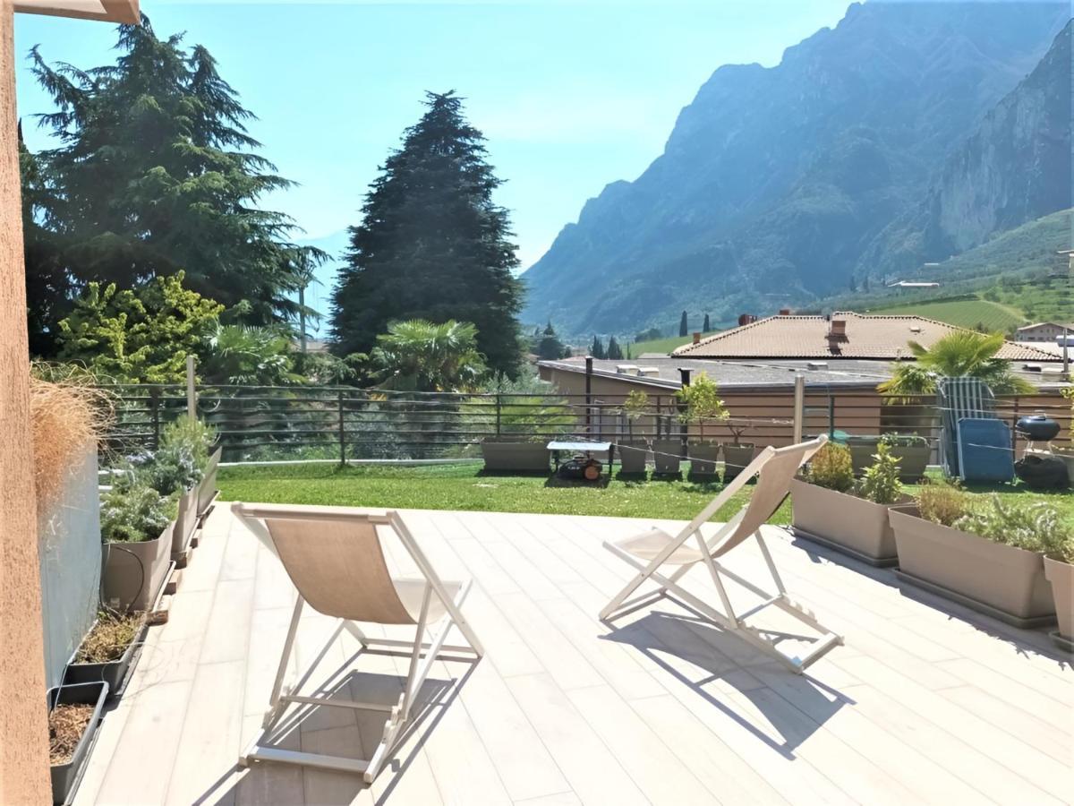 Waterfall & Pool Riva del Garda Exterior foto